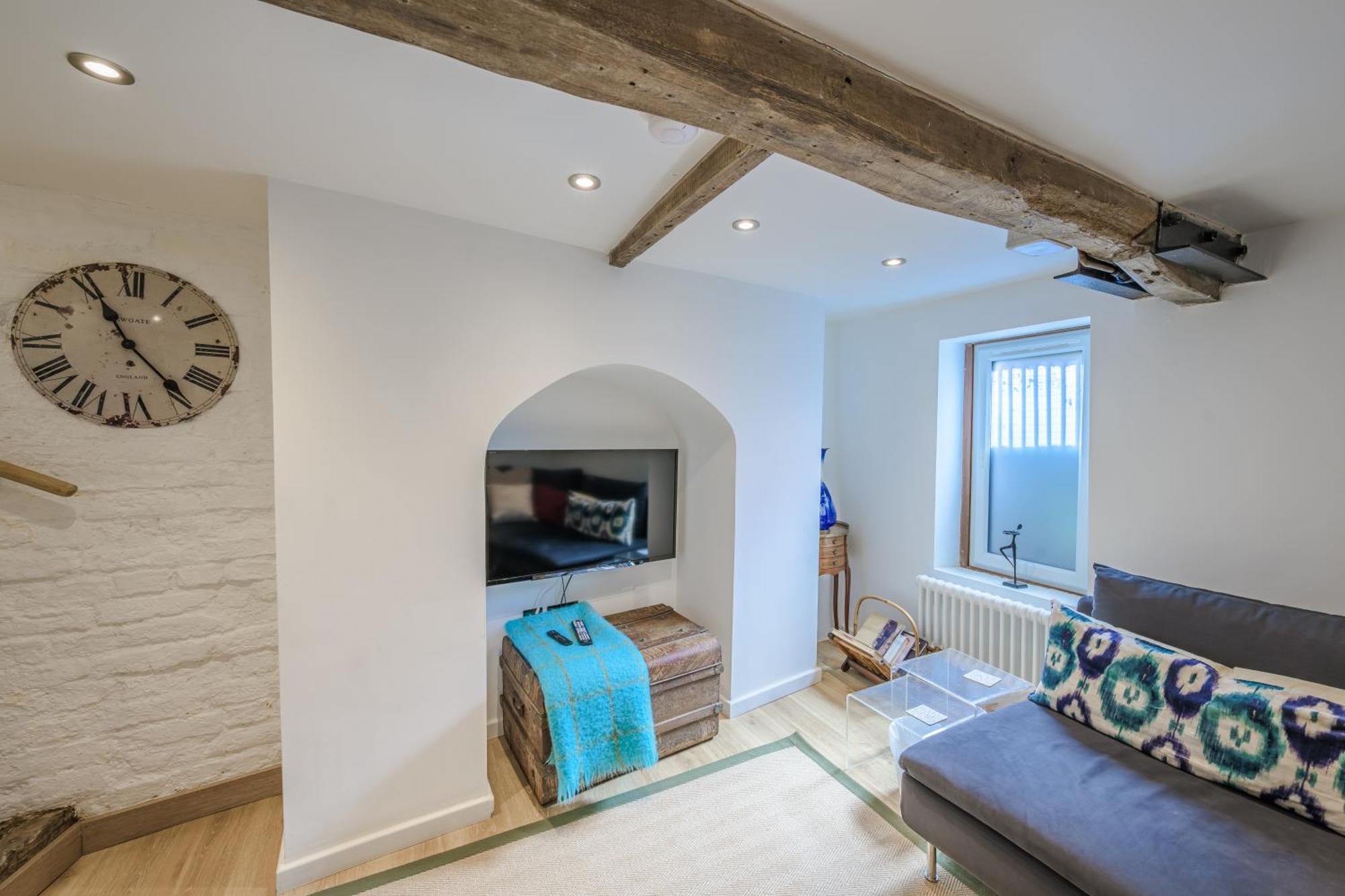 St. John's Hill - With Parking * Shrewsbury